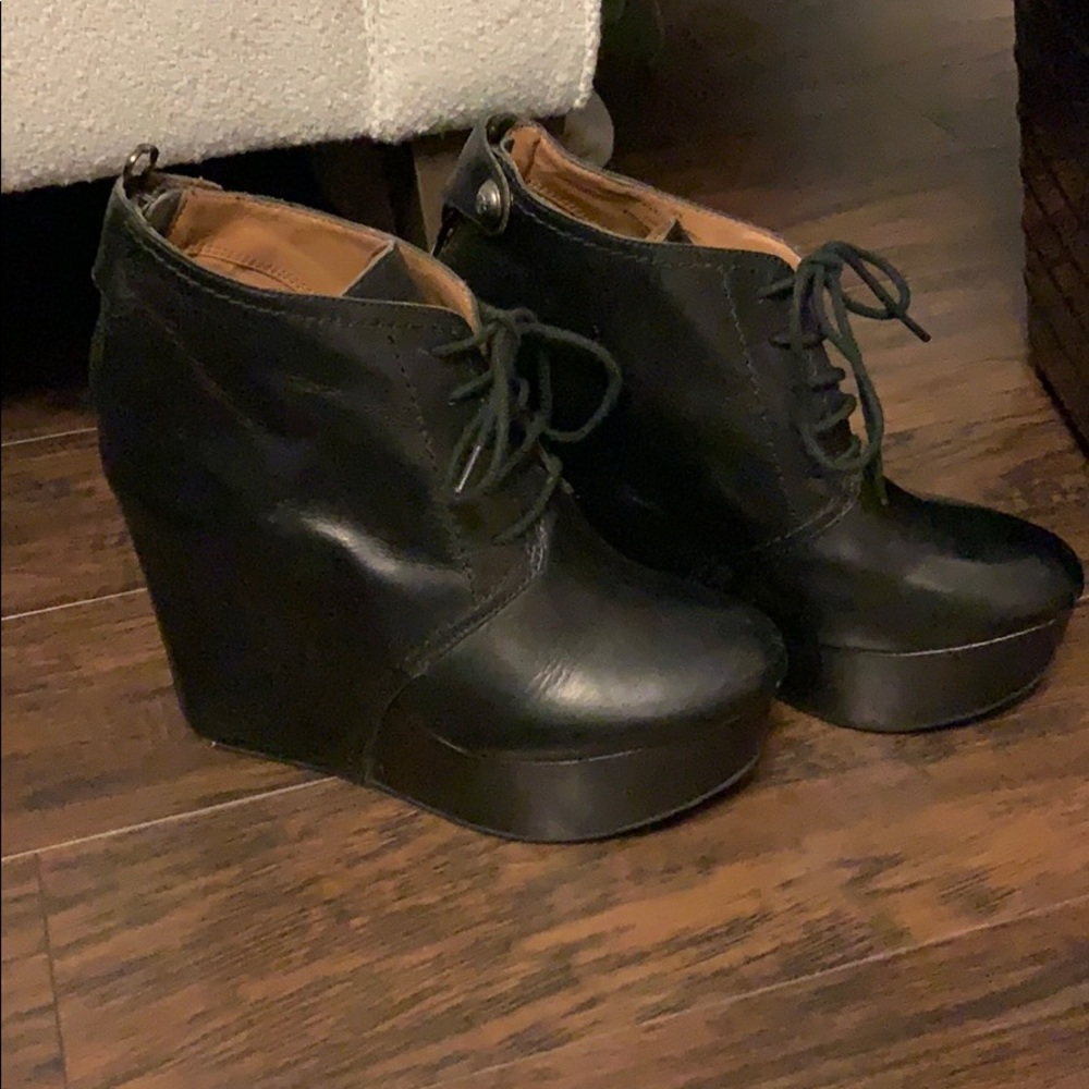 Stylish platform Sam Edelman booties